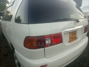 Toyota Ipsum 1998 White