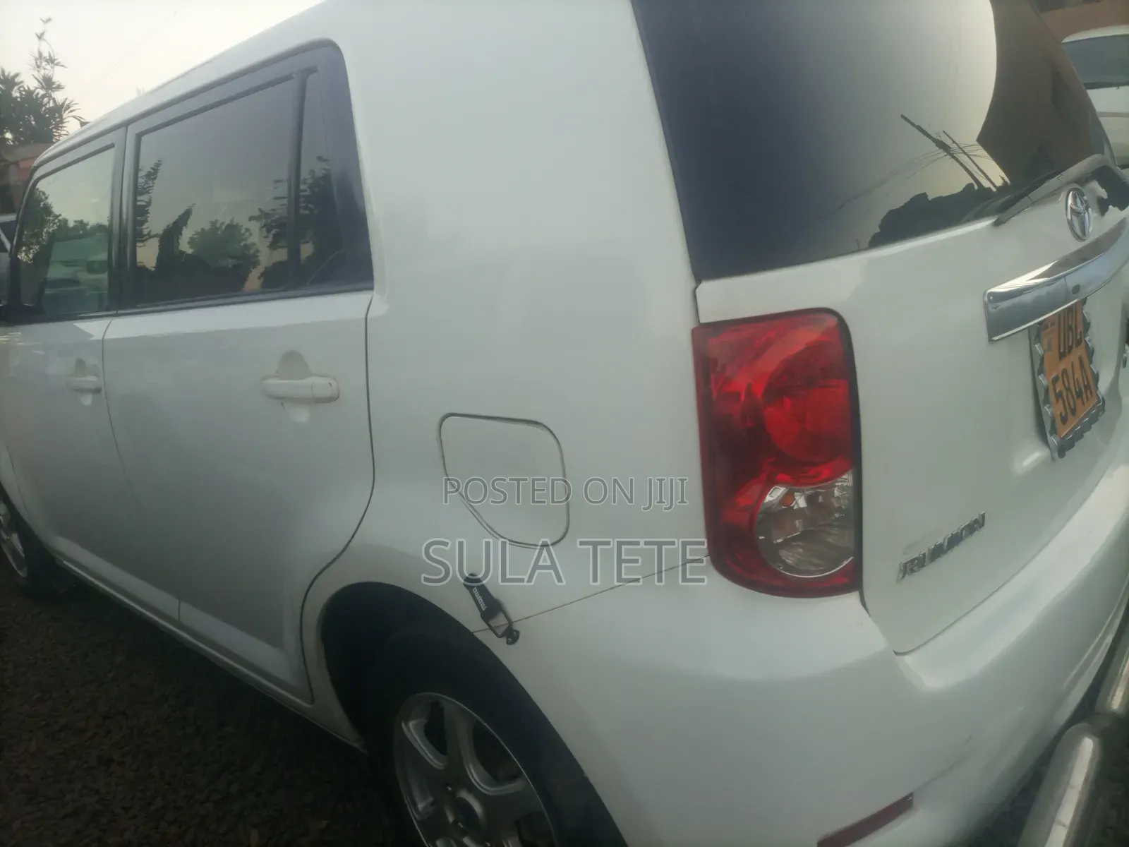 Toyota Corolla Rumion 2009 White