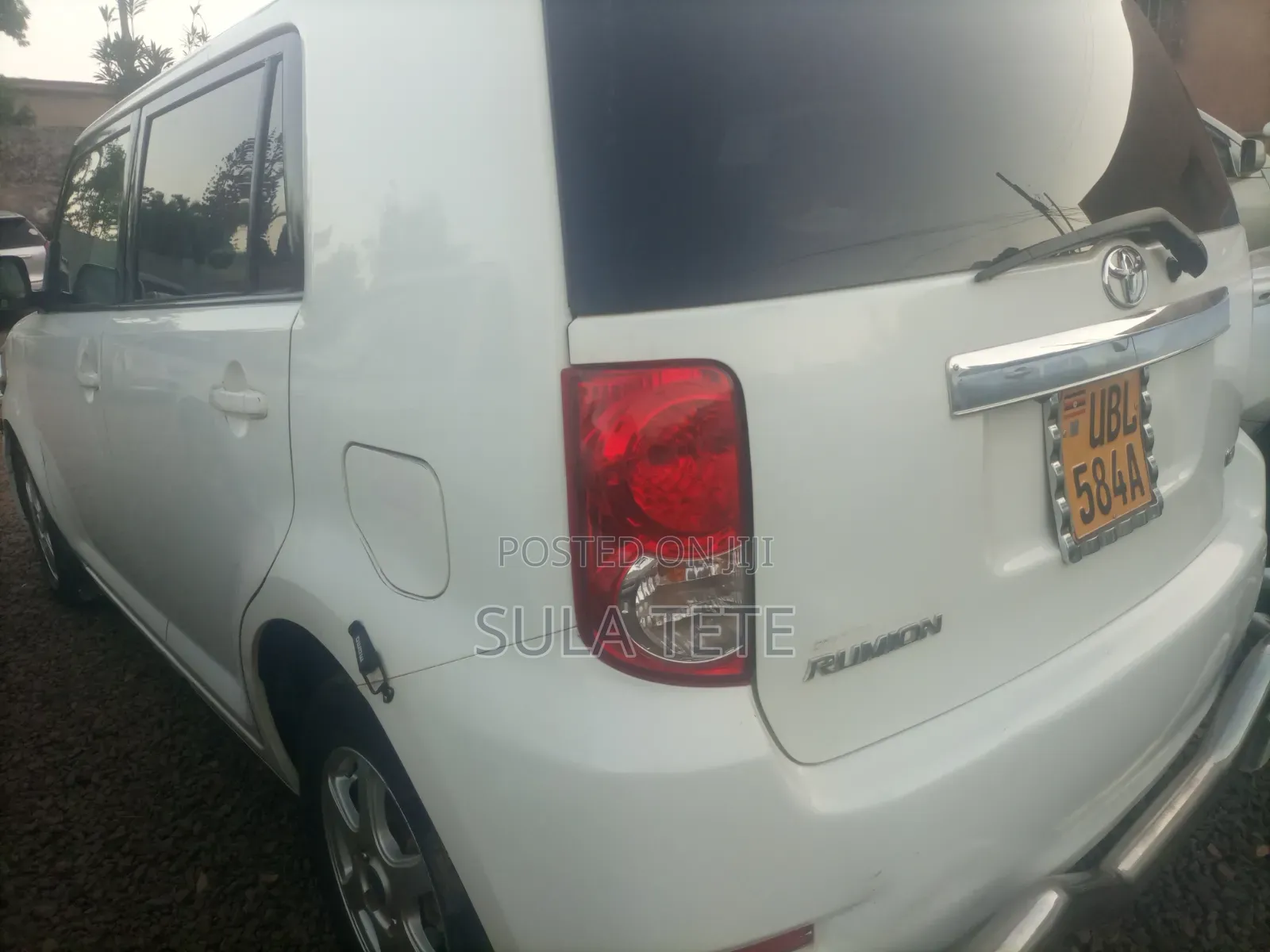 Toyota Corolla Rumion 2009 White