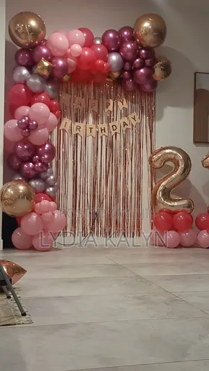 Balloons & Wall Backdrop
