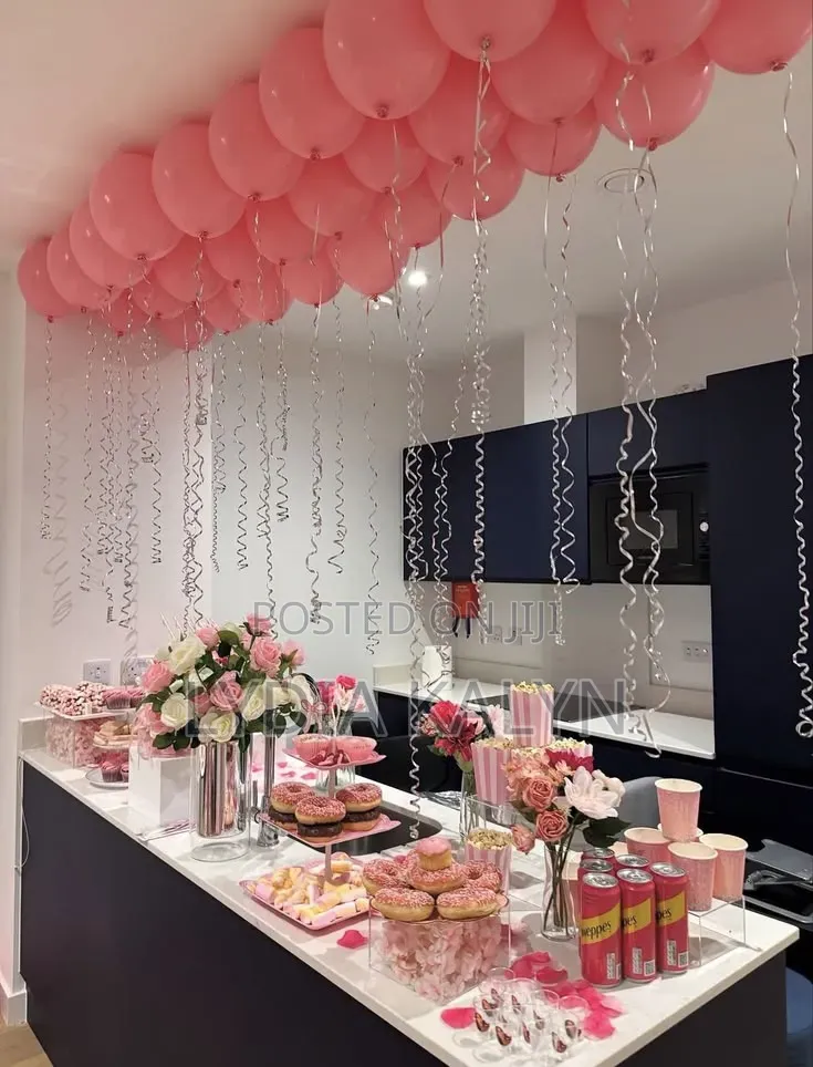 Balloons & Wall Backdrop