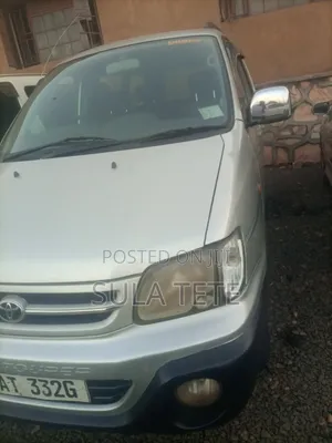 Toyota Noah 2002 Silver