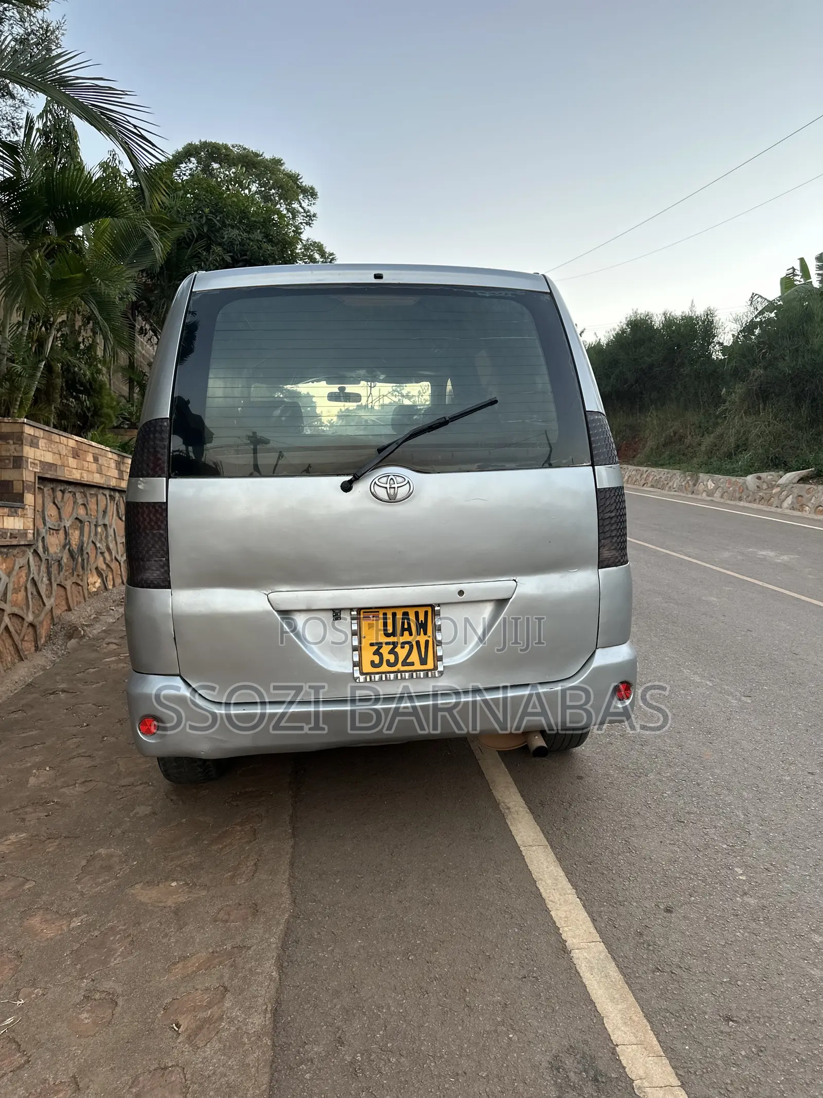 Toyota Noah 2002 Silver