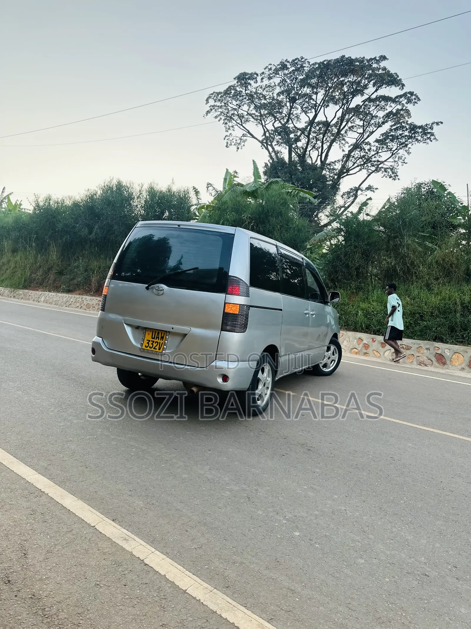 Toyota Noah 2002 Silver