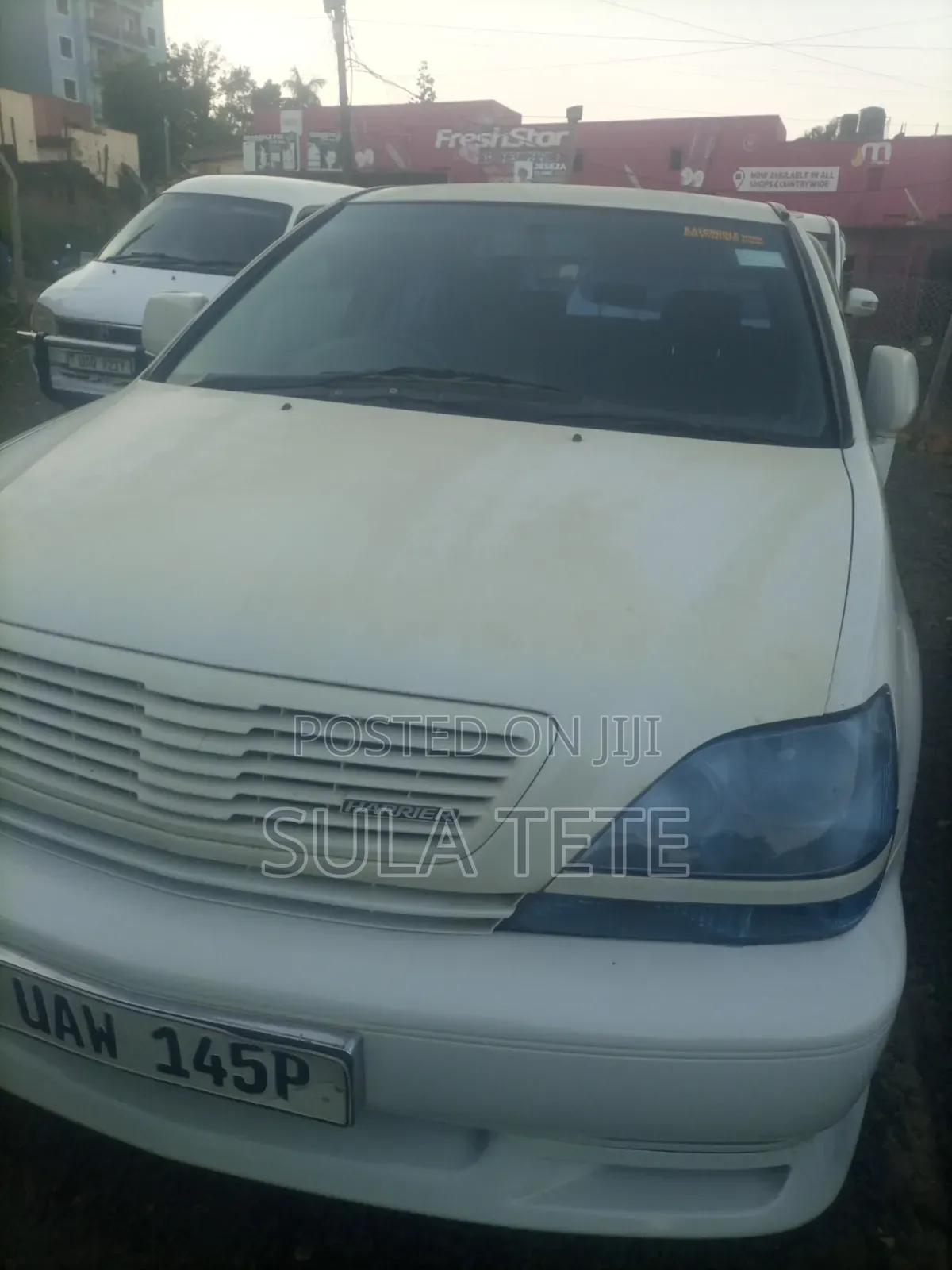 Toyota Harrier 2000 Silver