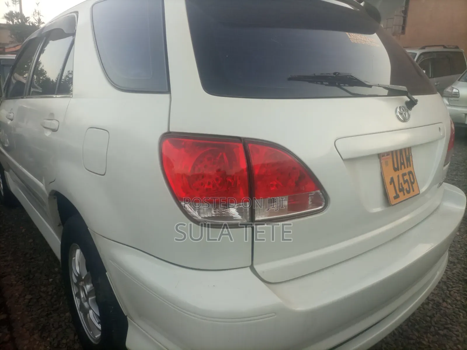 Toyota Harrier 2000 Silver