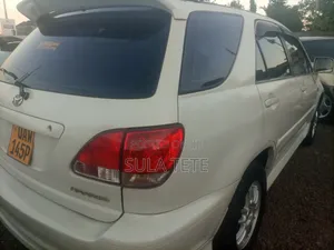 Toyota Harrier 2000 Silver