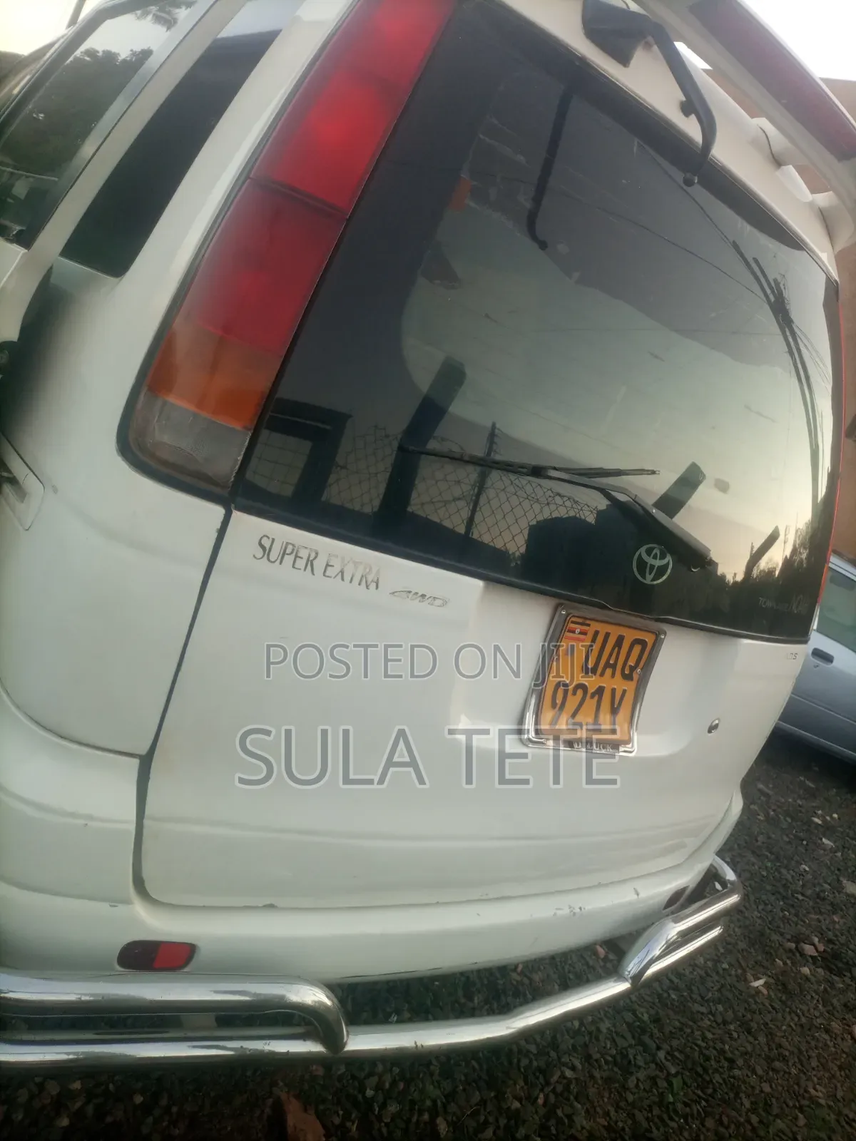 Toyota Noah 2002 White