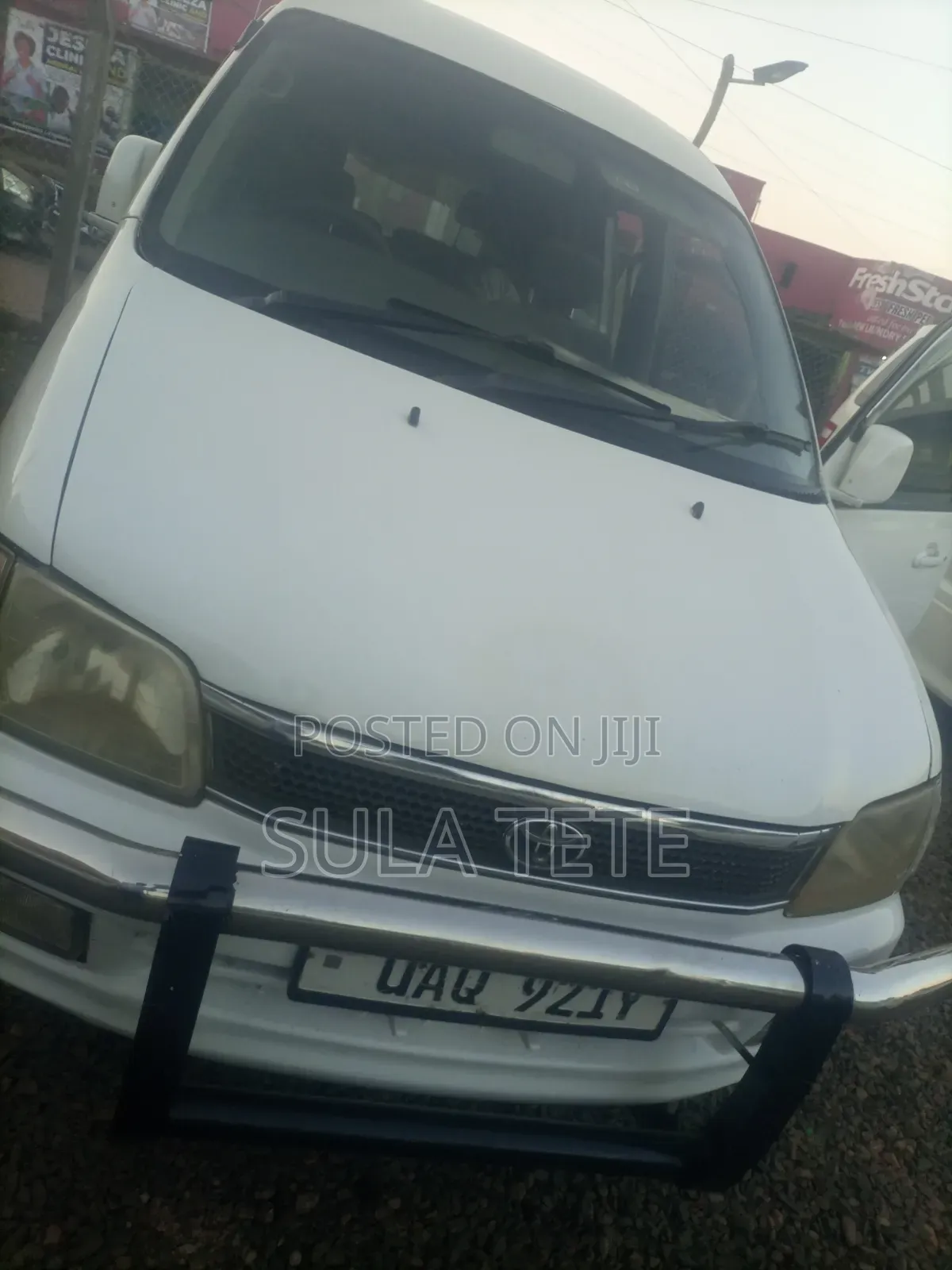 Toyota Noah 2002 White