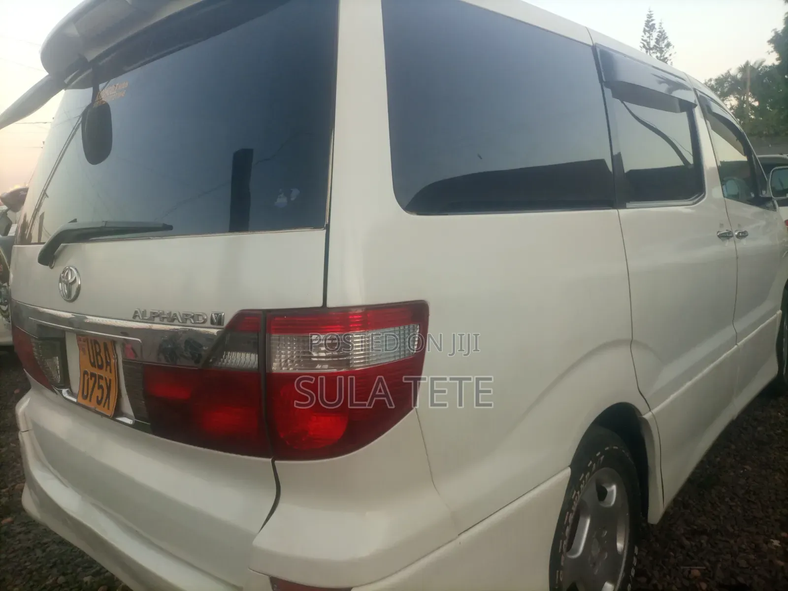 Toyota Alphard 2005 White