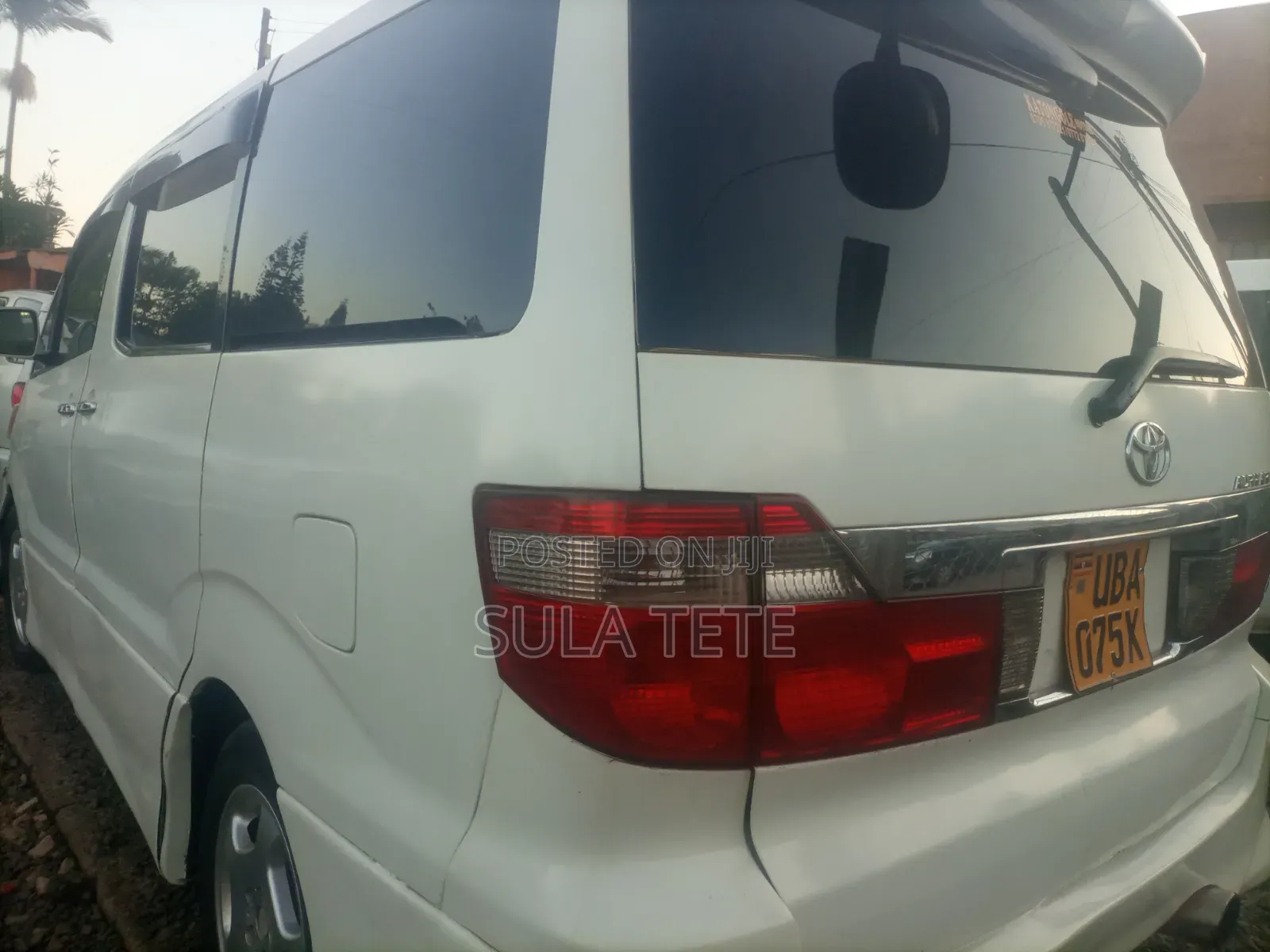 Toyota Alphard 2005 White