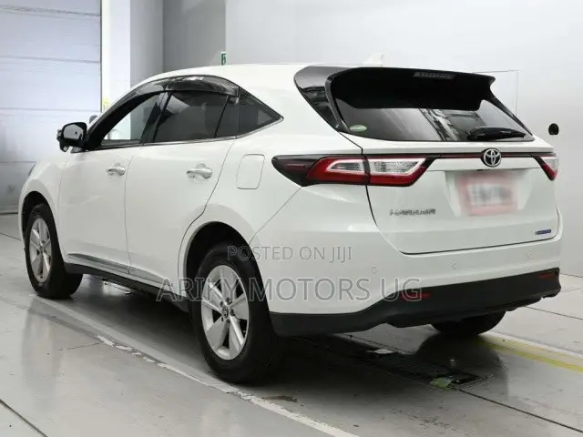 Toyota Harrier 2.0 4WD 2018 White