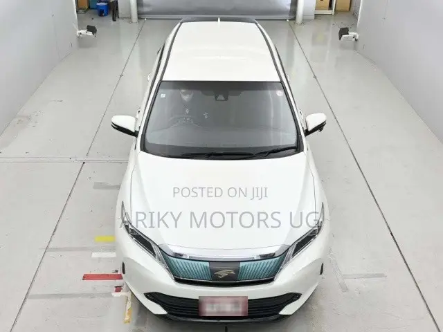 Toyota Harrier 2.0 4WD 2018 White