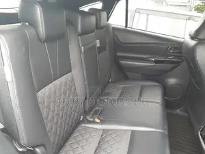 Toyota Harrier 2.0 4WD 2018 White