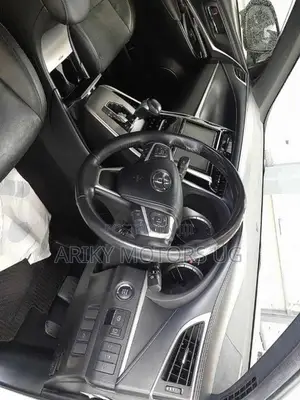 Toyota Harrier 2.0 4WD 2018 White