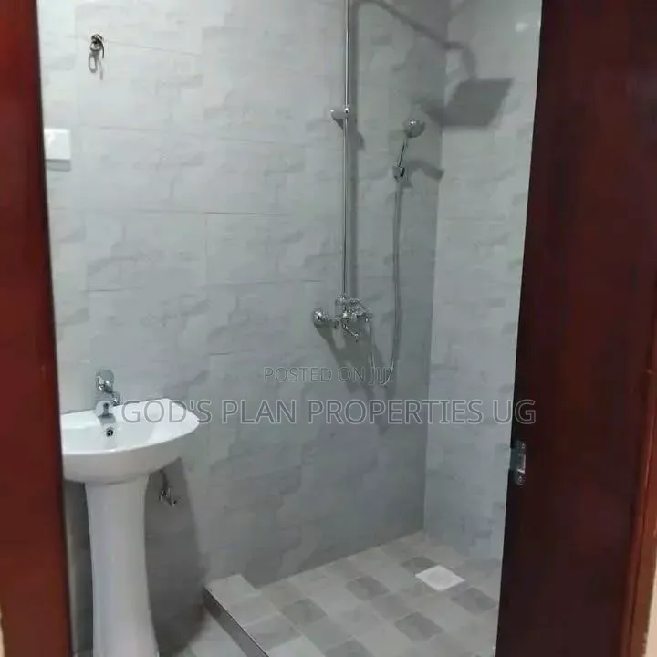 2bdrm Apartment in Muyenga Estate, Central Division for rent