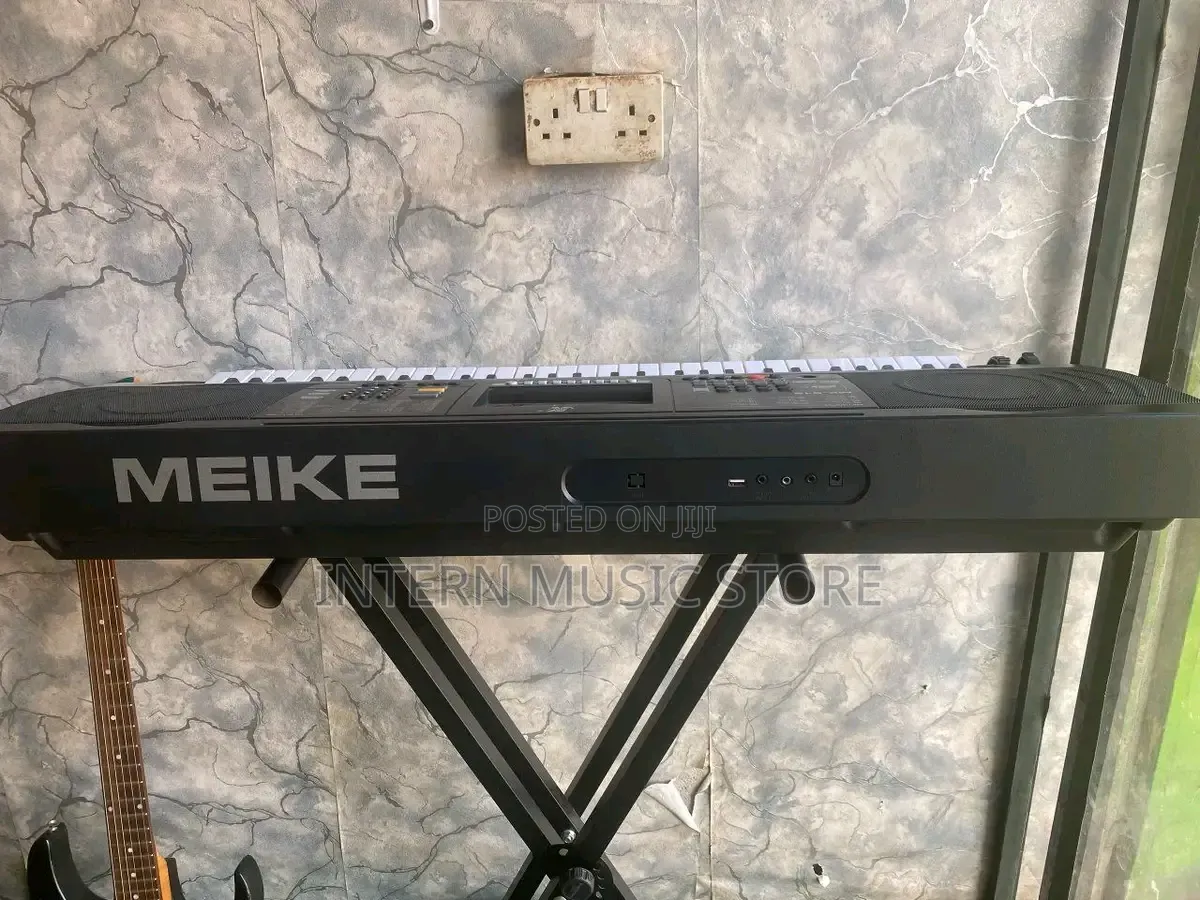 Meike Piano 812