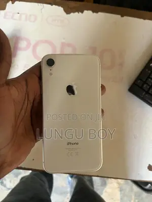 Apple iPhone XR 64 GB White