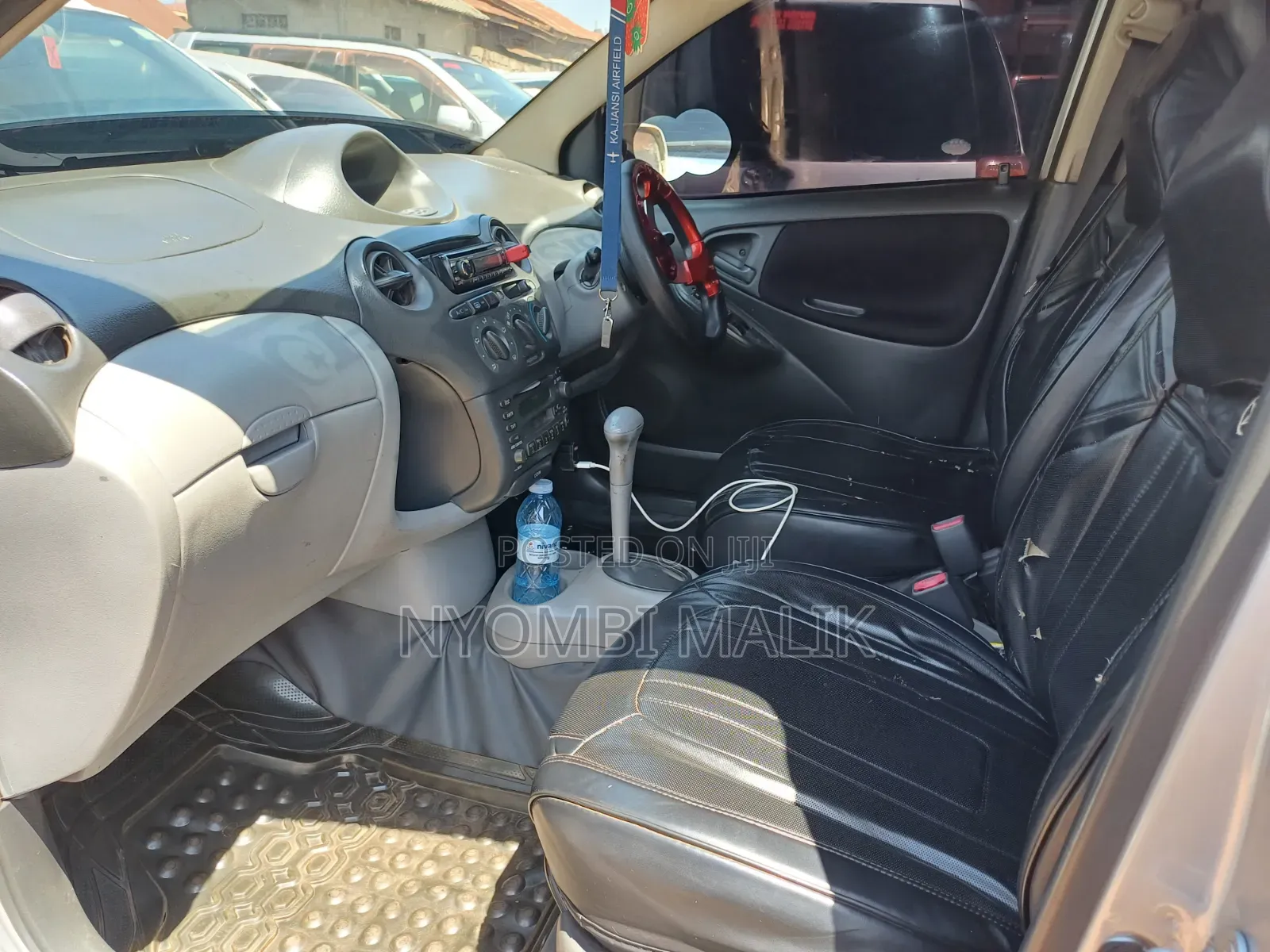 Toyota Vitz 1999 Silver