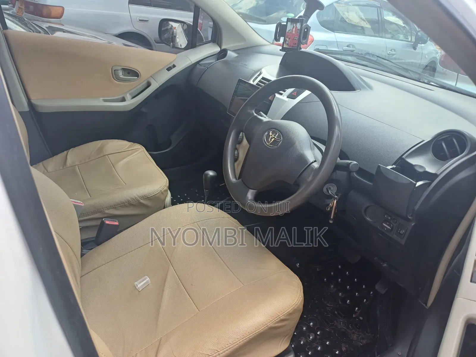 Toyota Vitz 2008 White