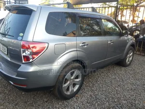Subaru Forester 2010 Silver