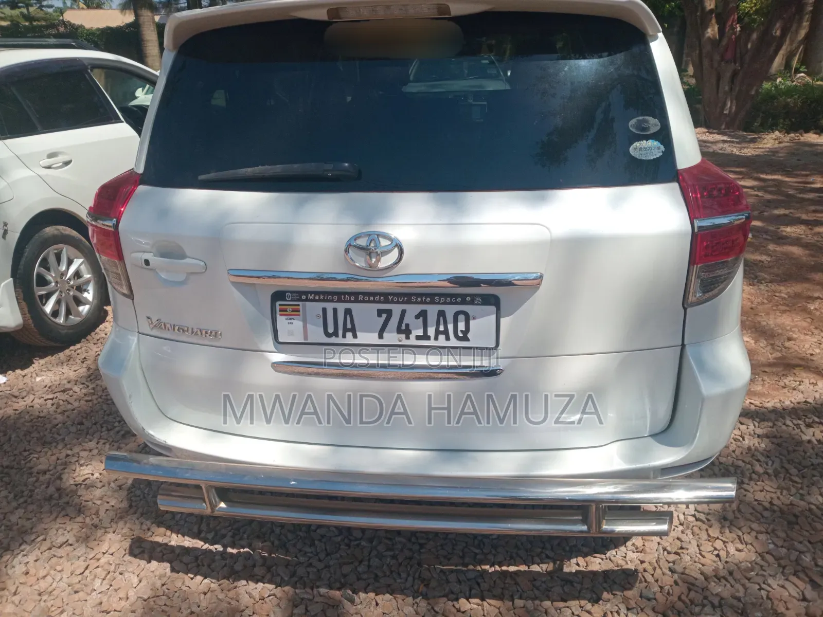 Toyota Vanguard 2010 White