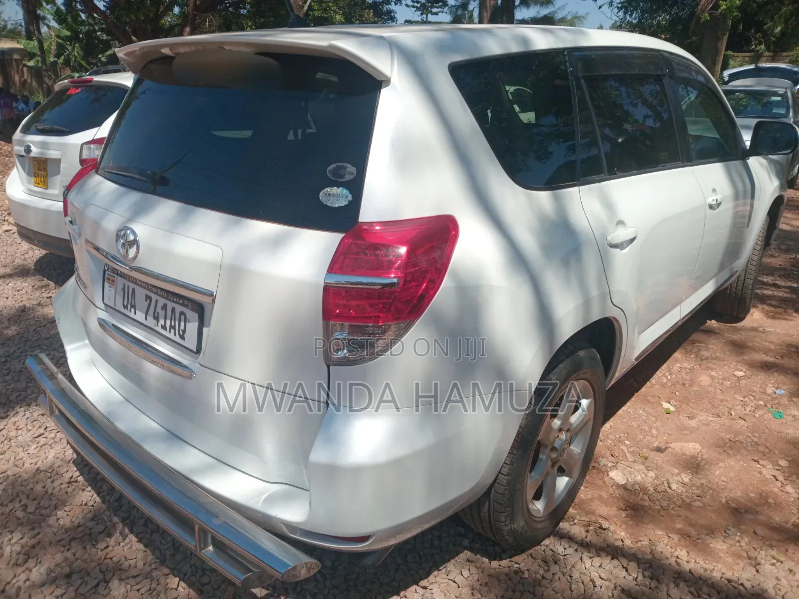 Toyota Vanguard 2010 White