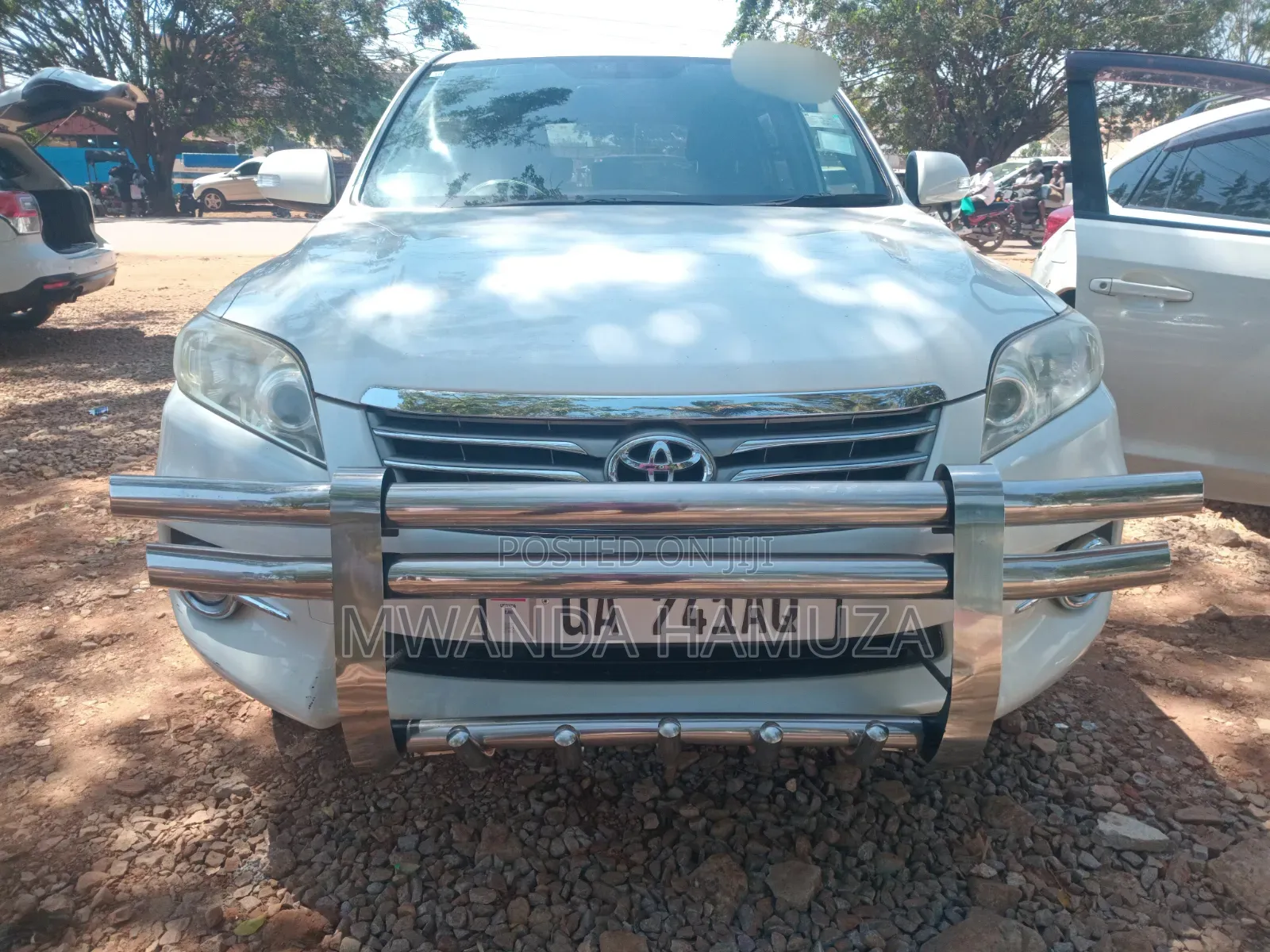 Toyota Vanguard 2010 White
