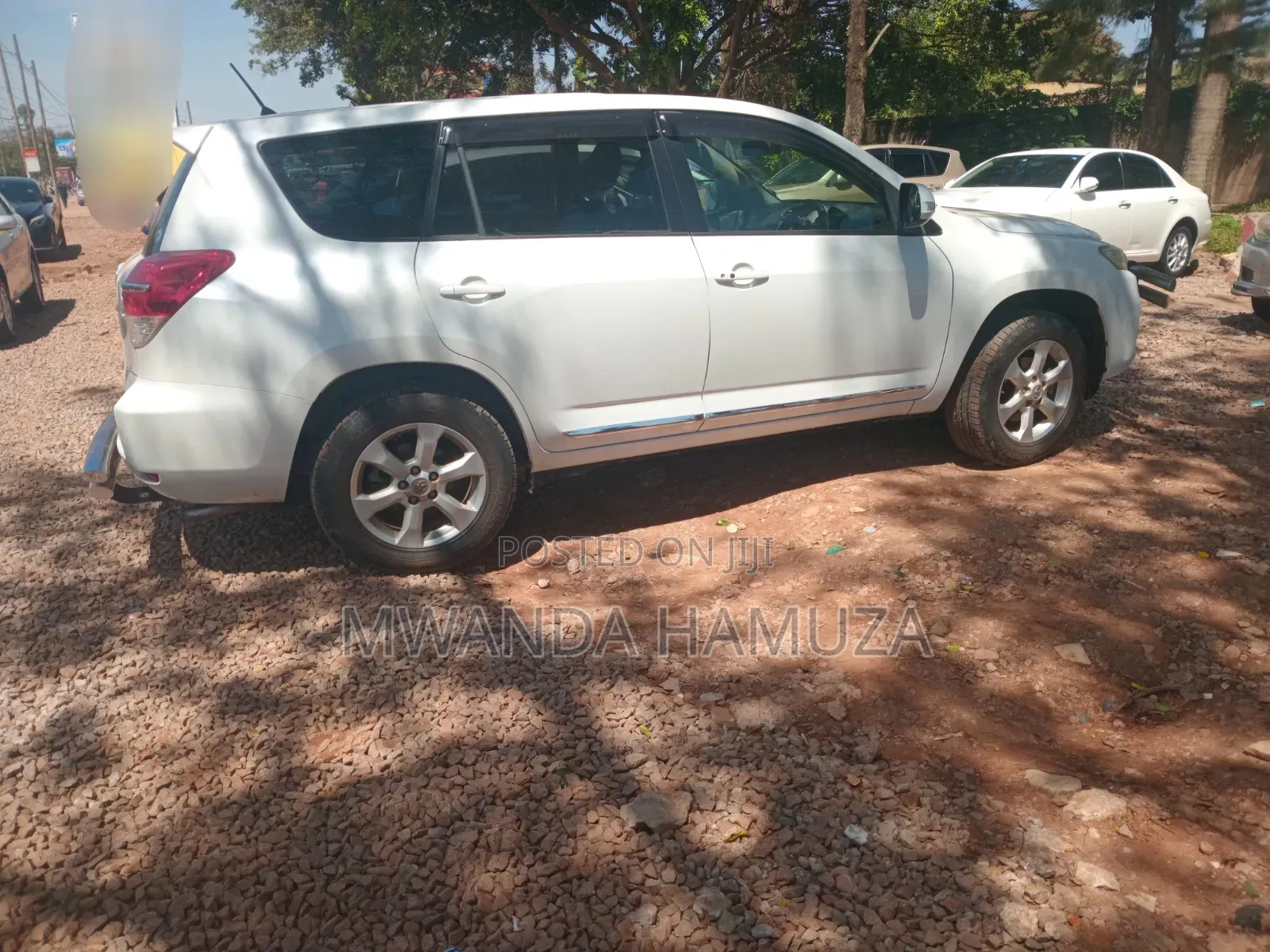 Toyota Vanguard 2010 White