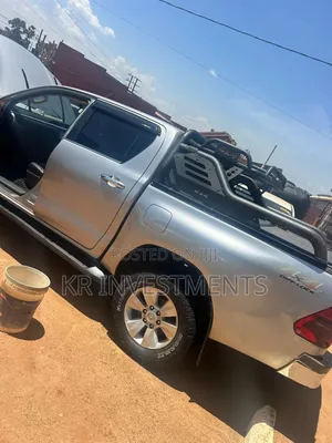 Toyota Hilux 2018 White