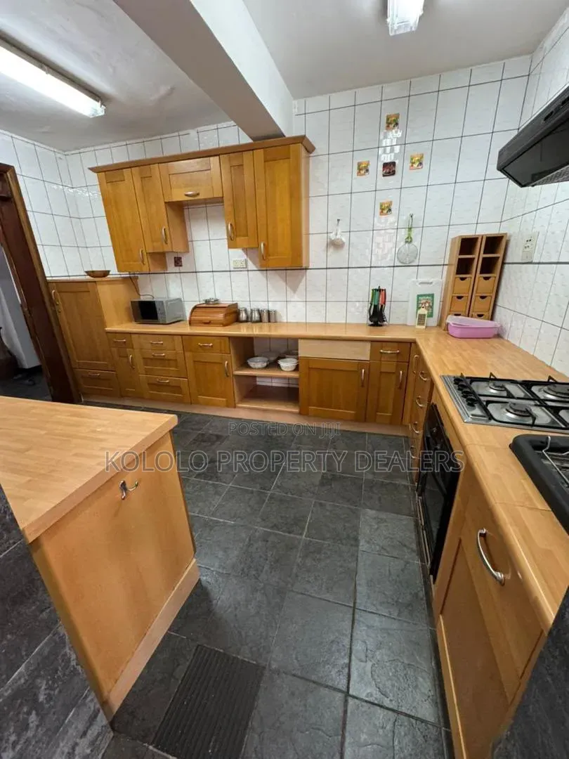 Furnished 4bdrm Townhouse / Terrace in Kololo, Central Division