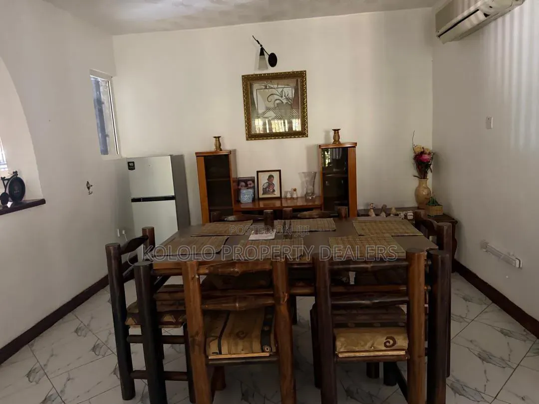 Furnished 4bdrm Townhouse / Terrace in Kololo, Central Division