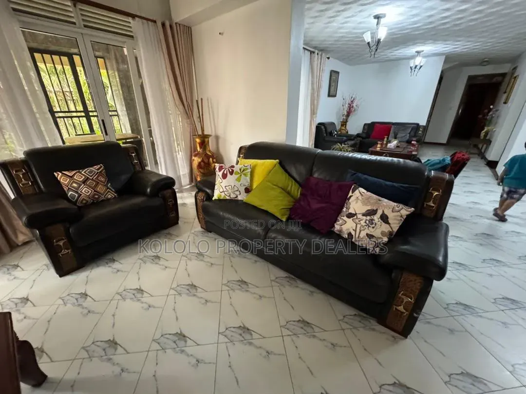 Furnished 4bdrm Townhouse / Terrace in Kololo, Central Division