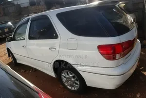 Toyota Vista 2000 White