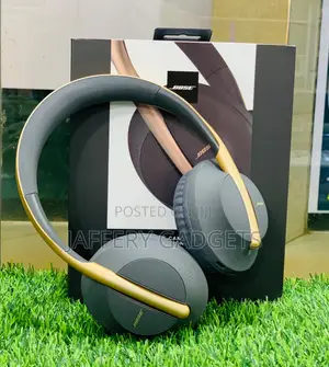 Bose Noise Cancelling Headphones 700