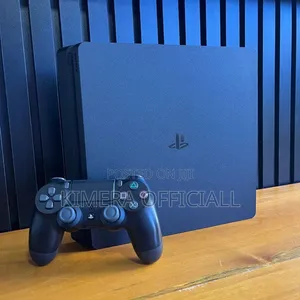 Original Chipped PS4 Slim - 12 Games - 2 Original Pads