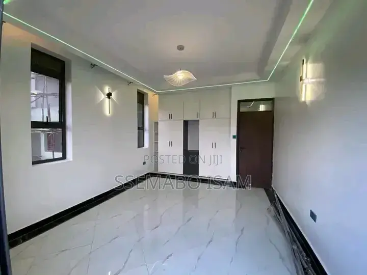 2bdrm House in Kisaasi, Central Division for rent
