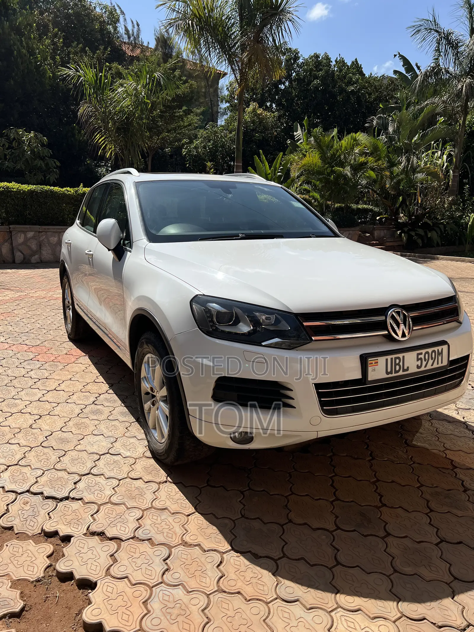 Volkswagen Touareg V6 Executive 4dr SUV AWD (3.6L 6cyl 8A) 2014 White