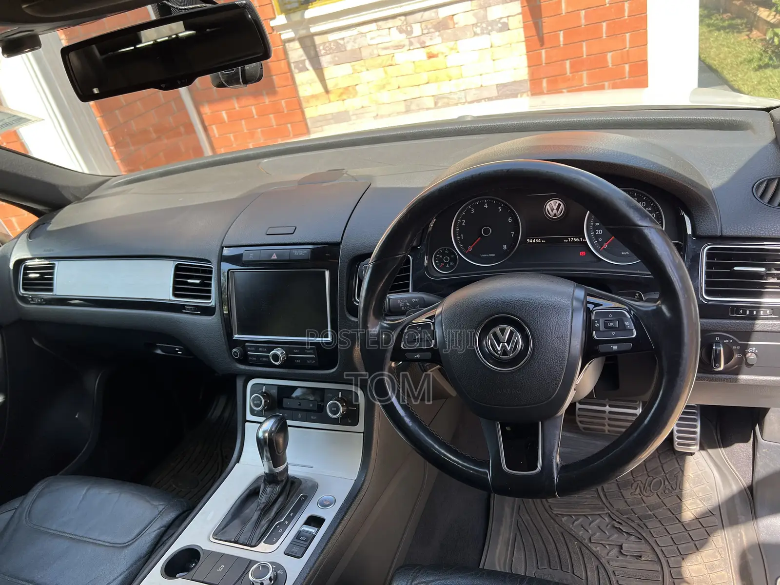 Volkswagen Touareg V6 Executive 4dr SUV AWD (3.6L 6cyl 8A) 2014 White