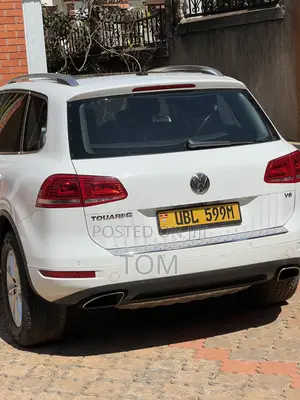 Volkswagen Touareg V6 Executive 4dr SUV AWD (3.6L 6cyl 8A) 2014 White