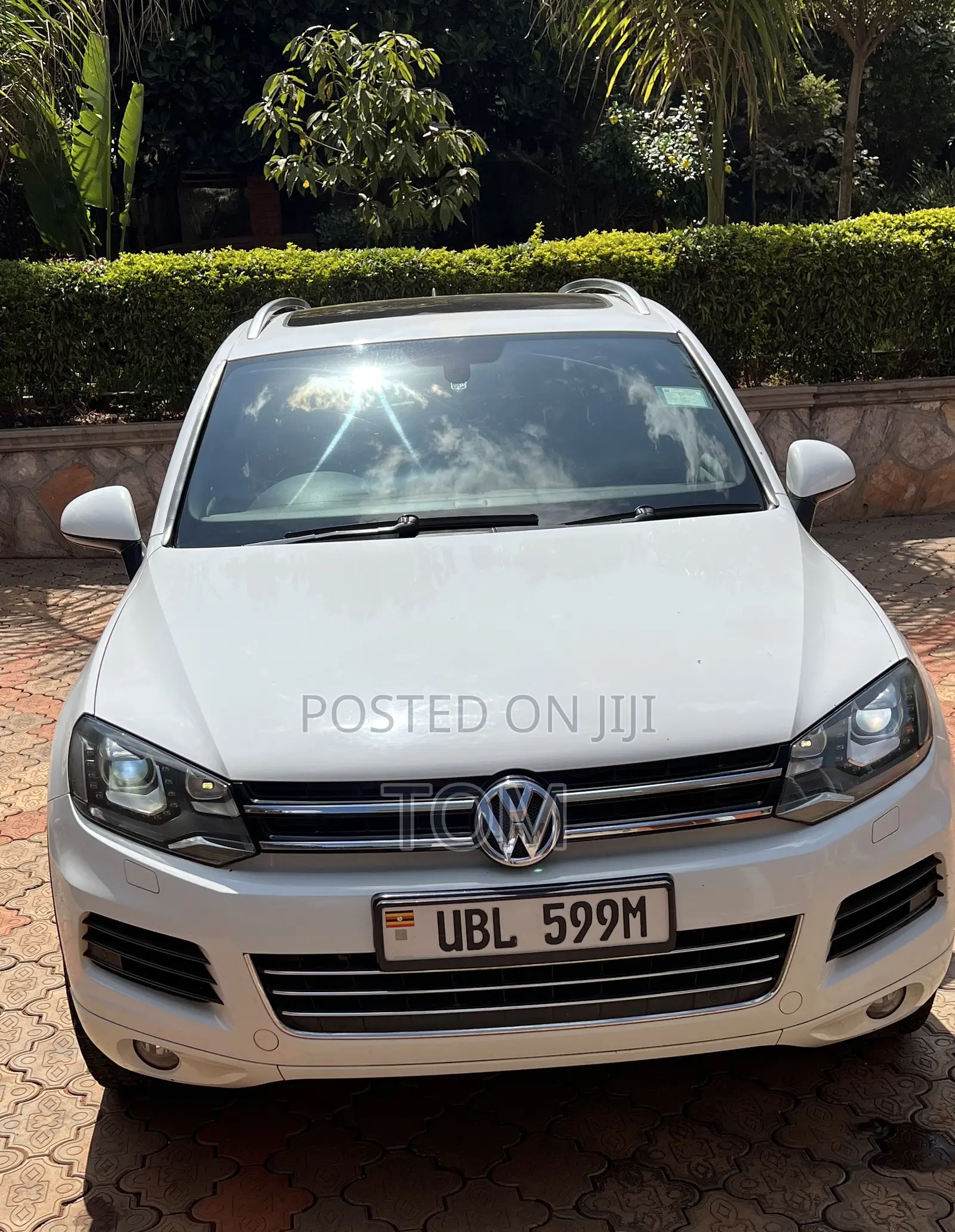 Volkswagen Touareg V6 Executive 4dr SUV AWD (3.6L 6cyl 8A) 2014 White