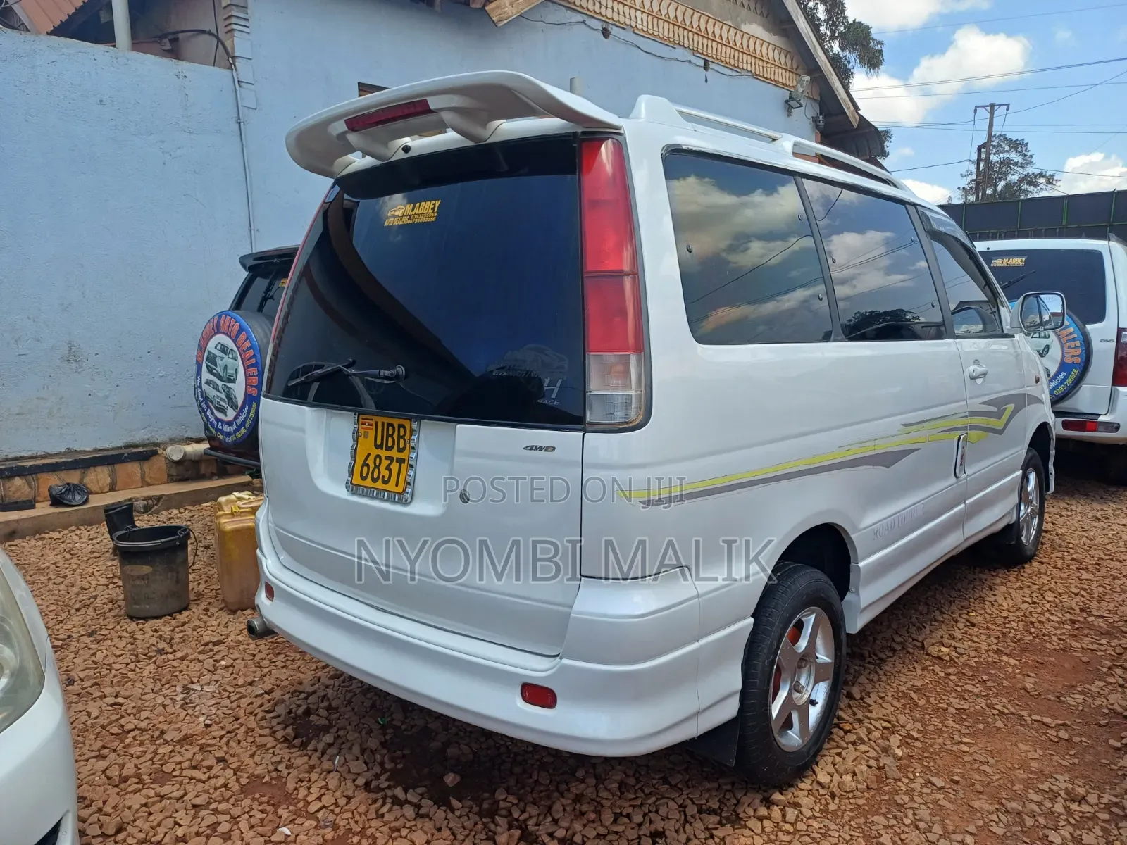 Toyota Noah 2001 White