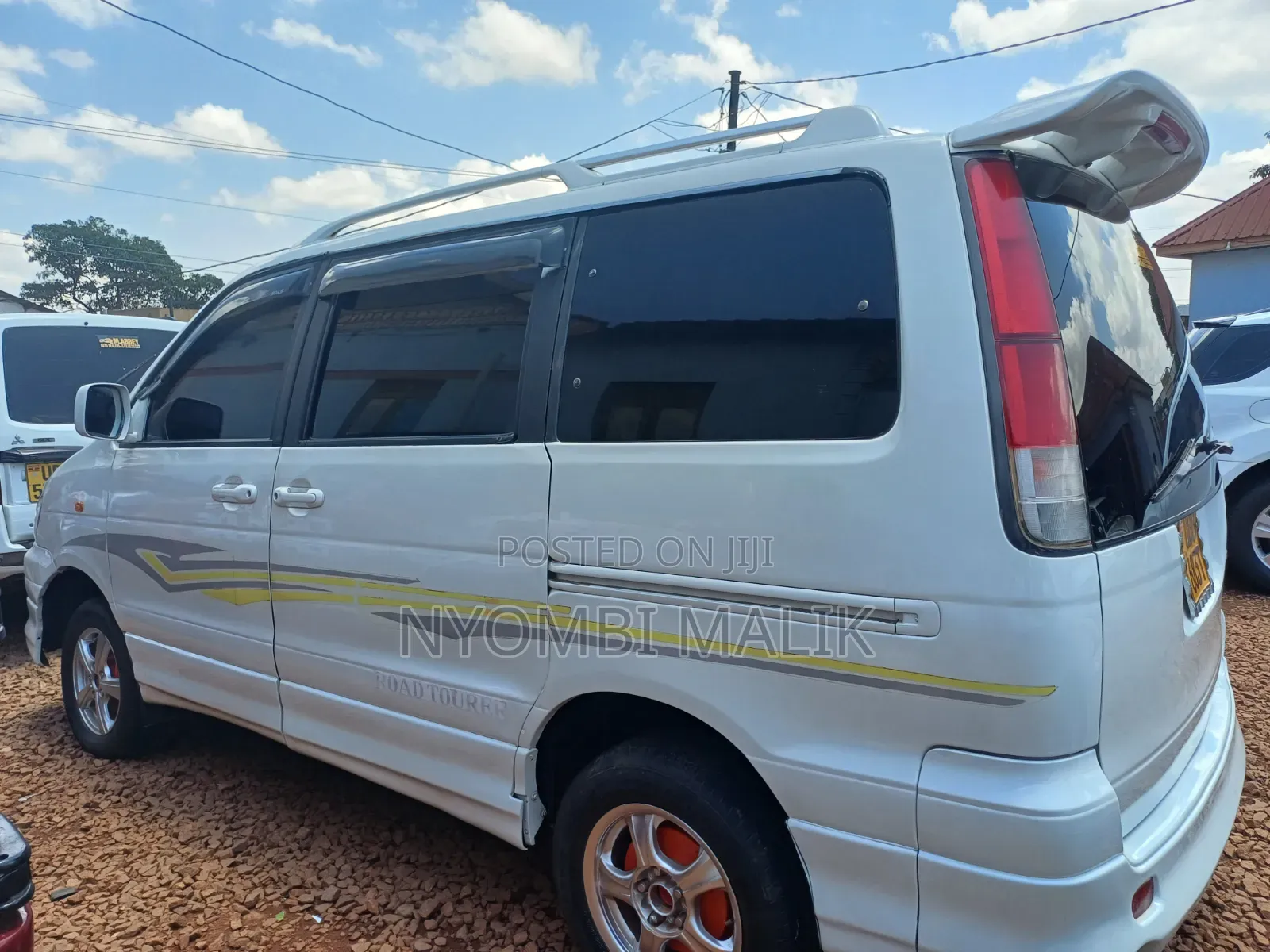 Toyota Noah 2001 White