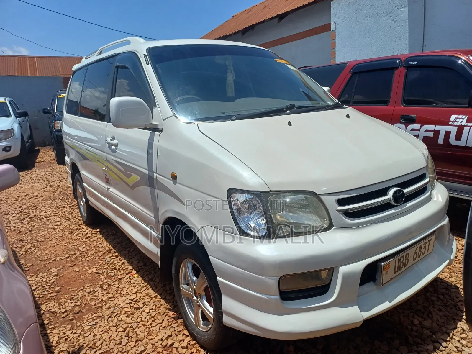 Toyota Noah 2001 White
