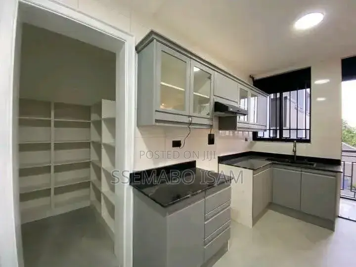 2bdrm House in Kisaasi, Central Division for rent