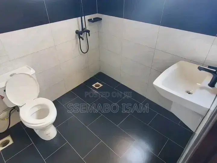 2bdrm House in Kisaasi, Central Division for rent