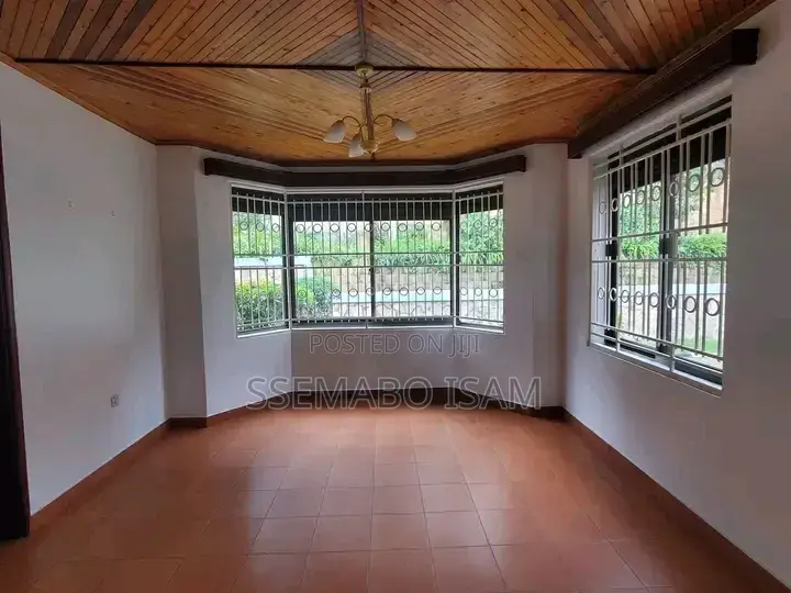 3bdrm House in Standalone Kisaasi, Central Division for rent