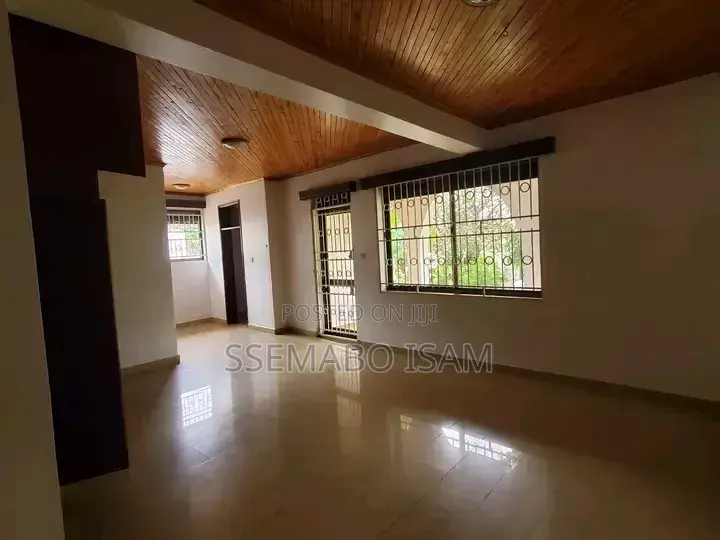 3bdrm House in Standalone Kisaasi, Central Division for rent