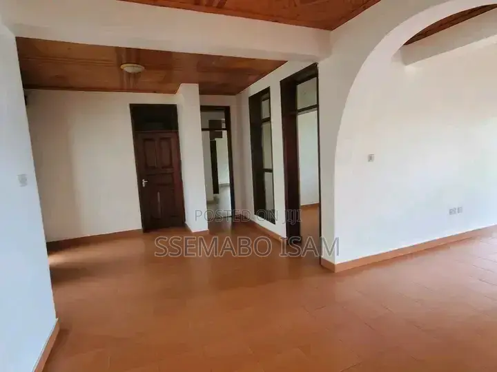 3bdrm House in Standalone Kisaasi, Central Division for rent