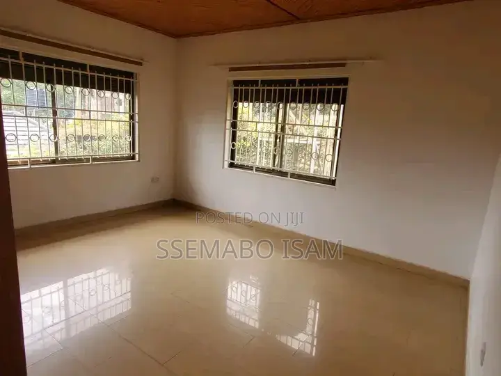 3bdrm House in Standalone Kisaasi, Central Division for rent